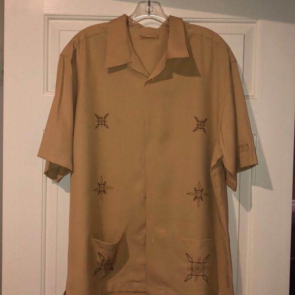 Tan guevera shirt with conga drums on the sleeve - Picture 1 of 7